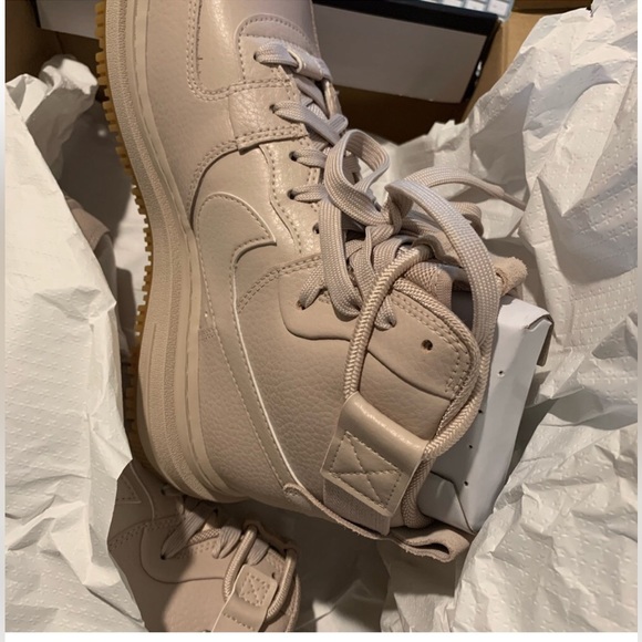 Brand new Size 7.5 Nike Air Force 1 boots - Picture 3 of 9